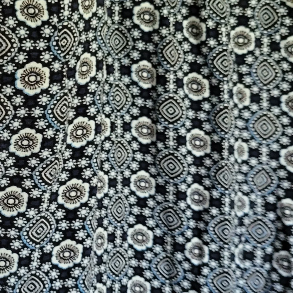 Talbots Women's 100% Rayon Detailed Pull on Pants Size Large - Picture 6 of 6